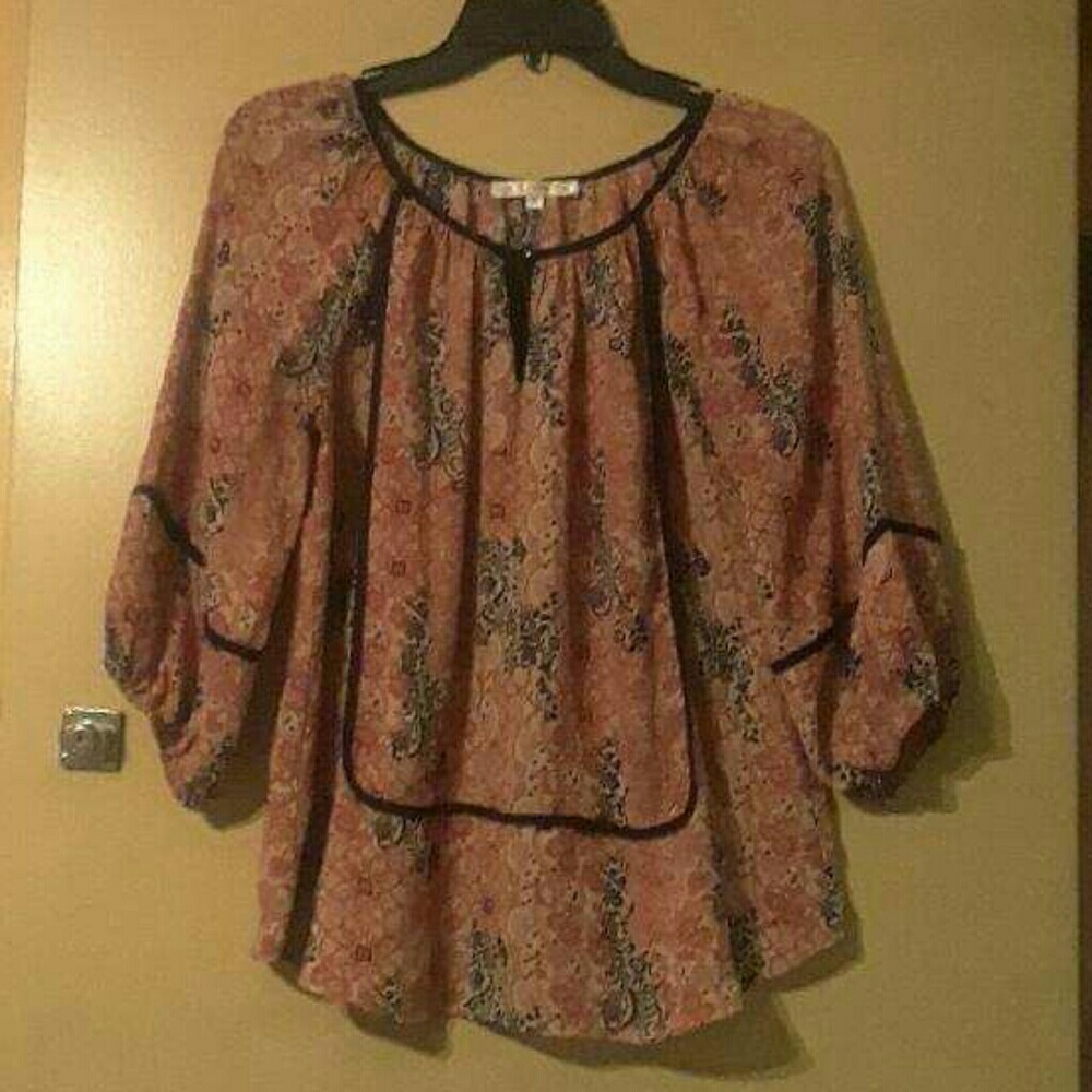 Boho floral peasant top size medium